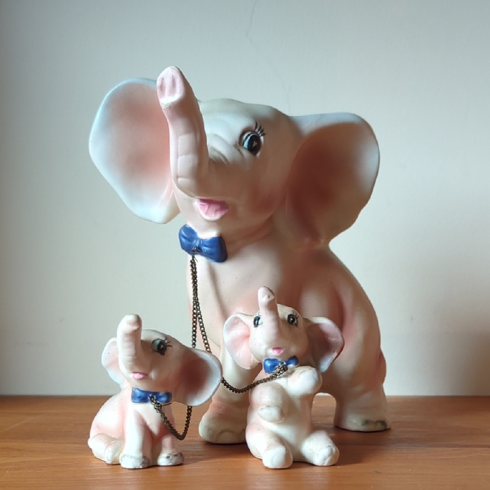 Vintage Ceramic Anthropomorphic Pink Elephant Trio Lippen And Mann